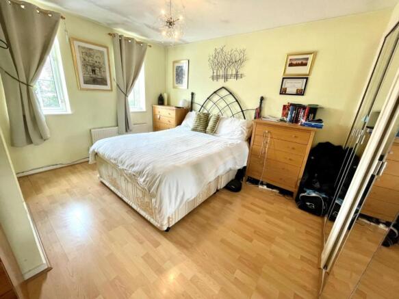 Bed 1.jpg