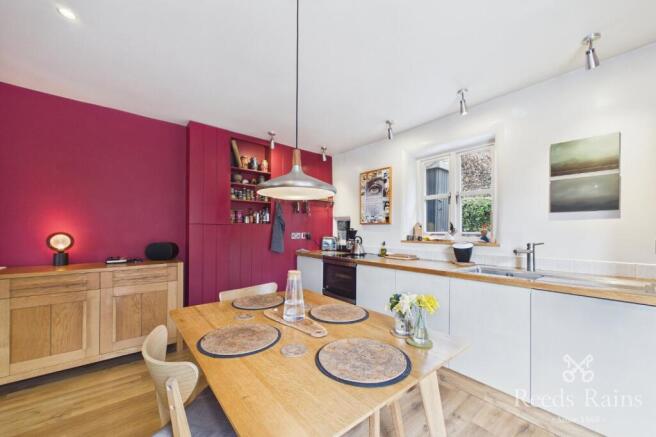 2 bed Semi-Detached for sale Image 5