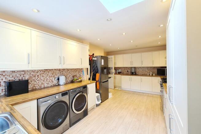 Kitchen (2)