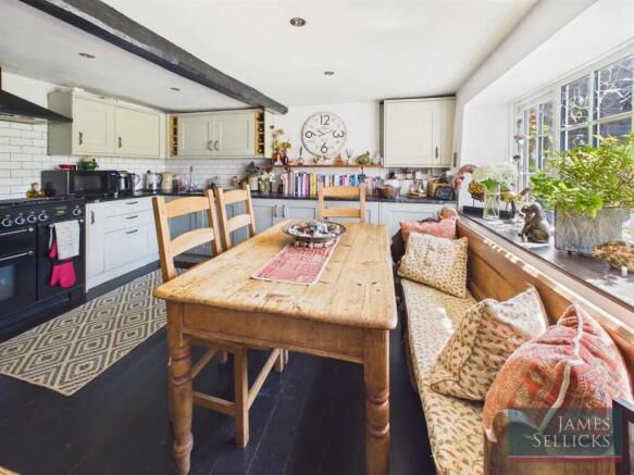 Dining kitchen