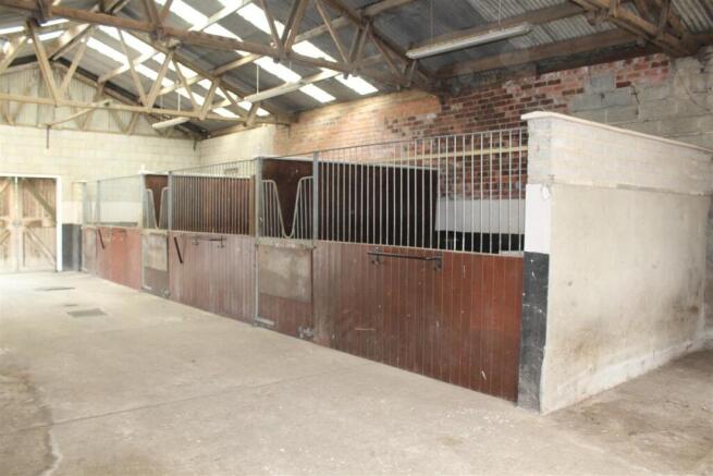 STABLE BUILDING