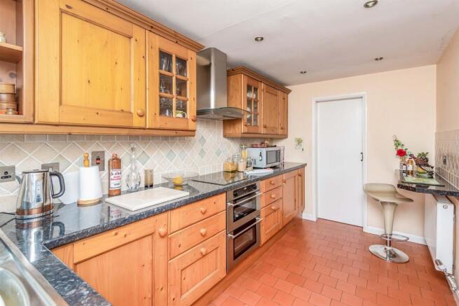 Kitchen: