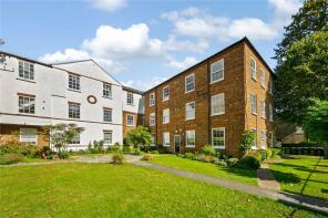 Flat 4, 70b Courtyard Apartments, Hampton Road, Teddington TW11 0JF