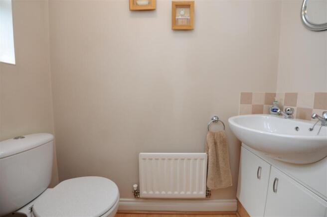 3 bed Semi-Detached for sale Image 8