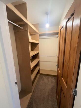 WALK IN WARDROBE