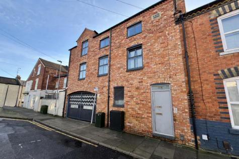 Cloutsham Street, The Mounts, Northampton NN1
