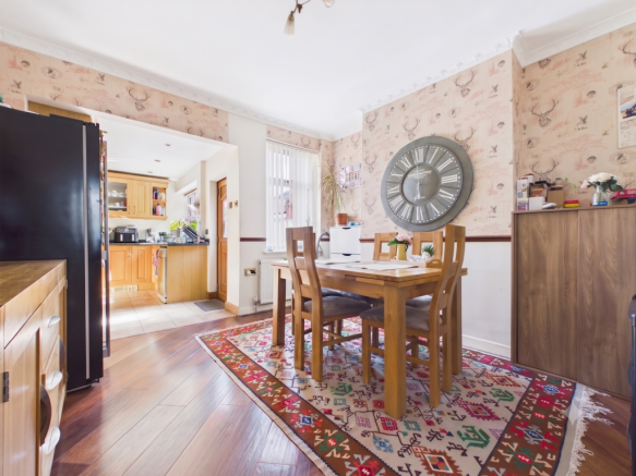 2 bed Terraced for sale Image 3