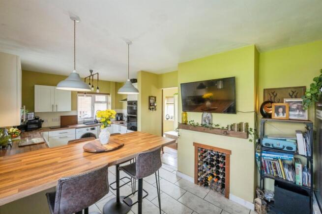3 bed Detached for sale Image 8