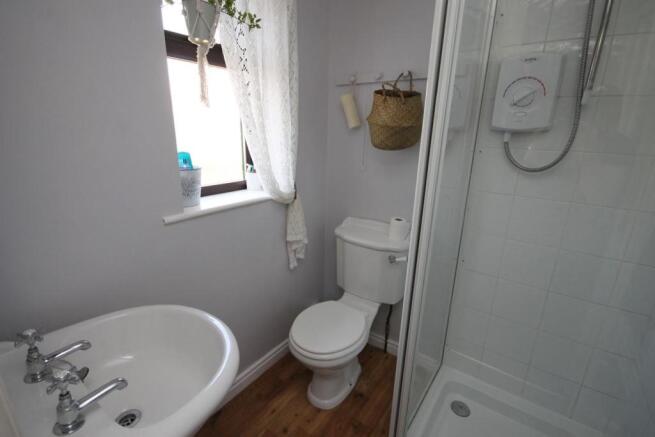 SHOWER ROOM/W.C.
