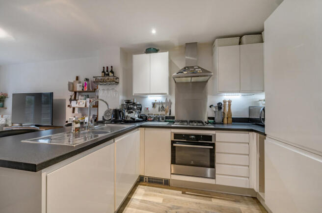 1373923-2-6901f15...