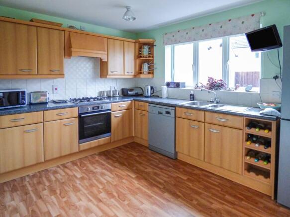 Kitchen/Breakfast...