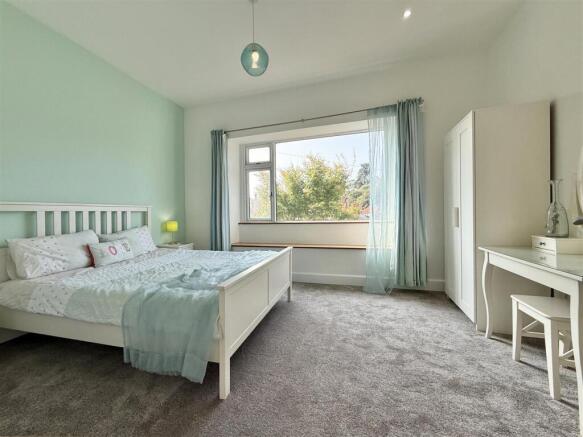 Bedroom_1.jpeg