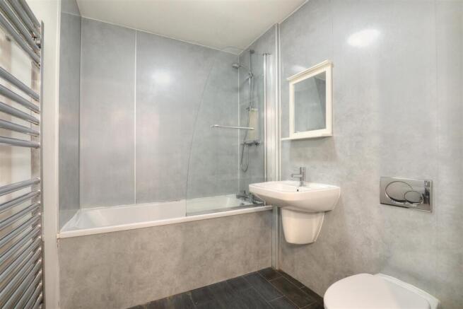 2 bed Apartment to rent Image 7