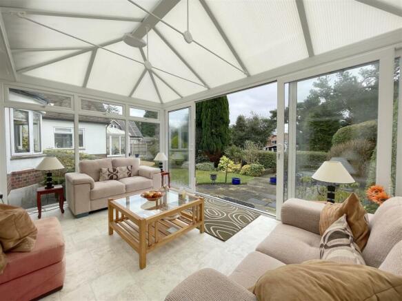 Lounge second conservatory.jpg