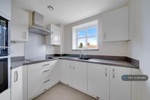 Flat 10, Southborough Gate, Pinewood Gardens, Southborough, Tunbridge Wells TN4 0FN