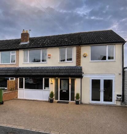 4 bed Semi-Detached for sale in mirfield