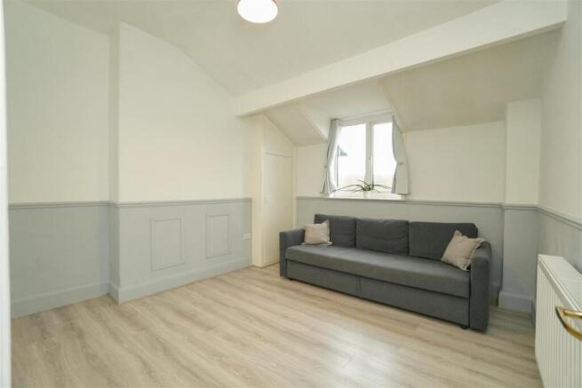 2 bed Terraced to rent Image 10