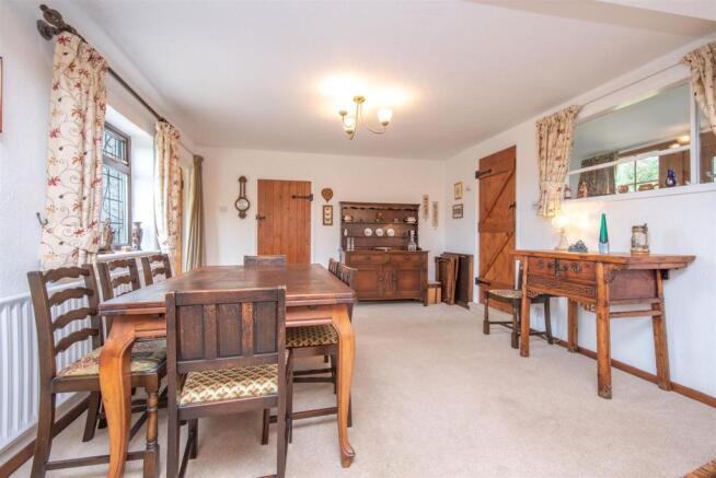 Lounge/Dining Room