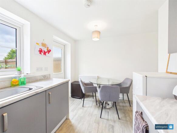 2 bed Semi-Detached for sale Image 8