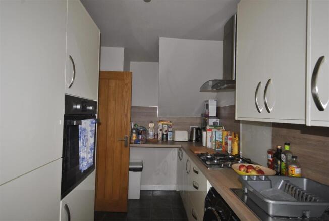 3 bed Semi-Detached to rent Image 6