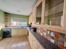 43, Russell Drive, Nottingham NG8 2BA