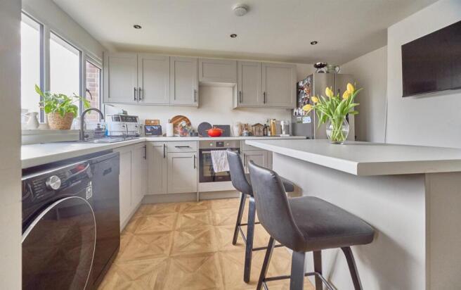 Kitchen/Diner to Front