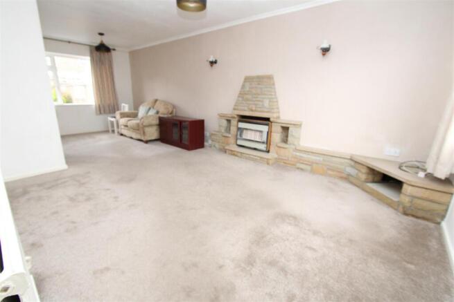 3 bed Semi-Detached for sale Image 2