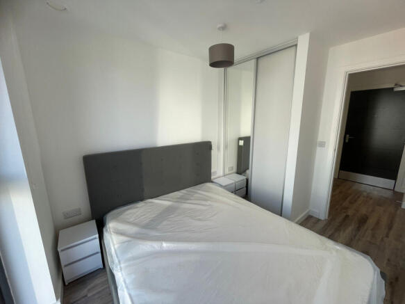 2 bed Apartment to rent Image 9