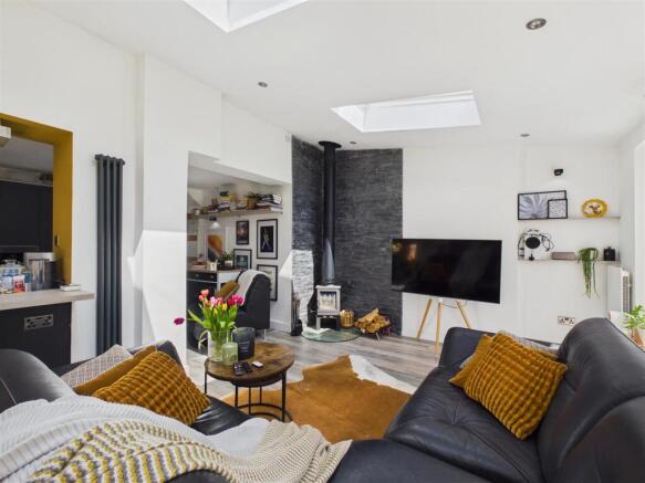 3 bed Semi-Detached for sale Image 11