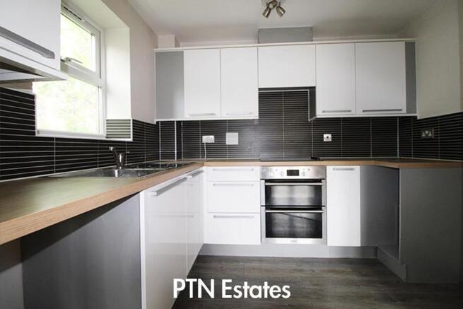 Kitchen 1 .jpg