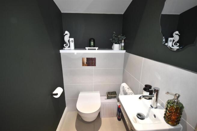3 bed Semi-Detached for sale Image 6