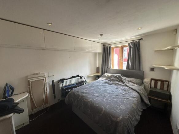 bedroom.JPG
