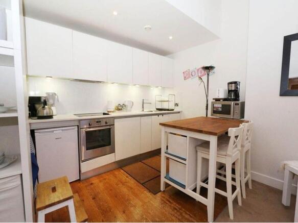 2 bed Flat to rent Image 4