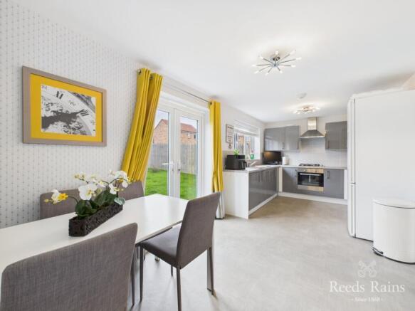 4 bed Detached for sale Image 8