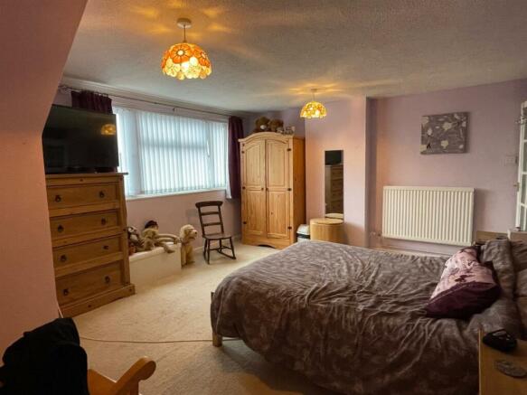Bedroom;.jpg