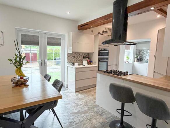 3 bed semi-detached house, Silsden 4