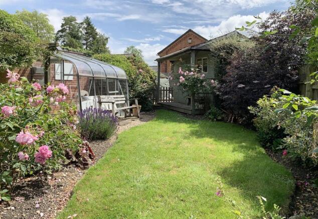 SUMMER HOUSE