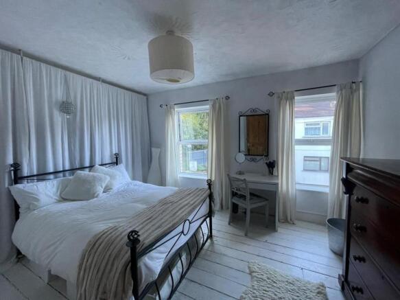 bedroom 11.jpg