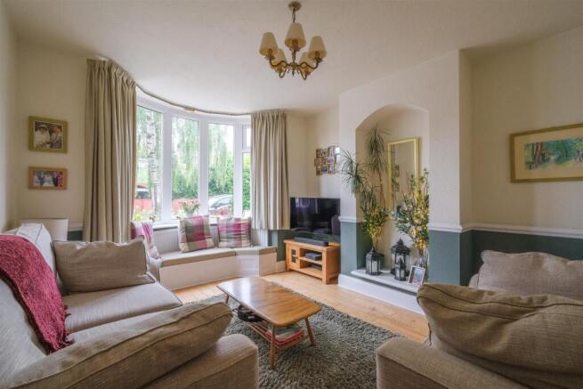 5 bed Semi-Detached for sale Image 4