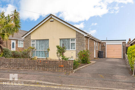 14 Montrose Drive, Bournemouth, BH10 4AY