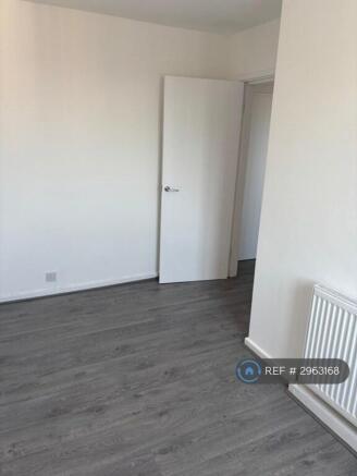 2 bed Flat to rent Image 10
