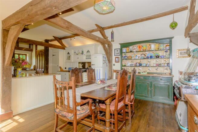 kitchen/breakfast room