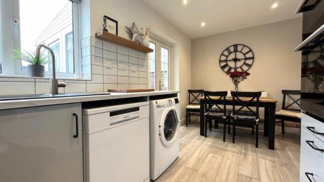 Kitchen/Dining Area
