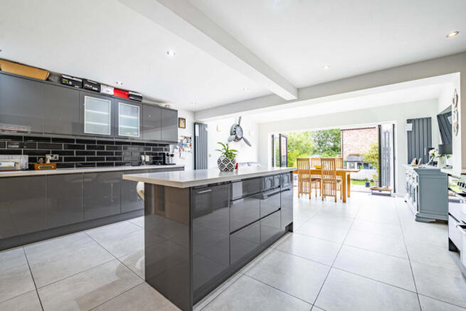 14 The Meadows, Long Bennington NG23 5EL photo 4