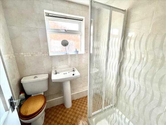 SHOWER ROOM