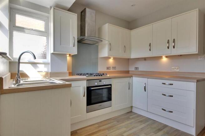 2 bed Semi-Detached for sale Image 5
