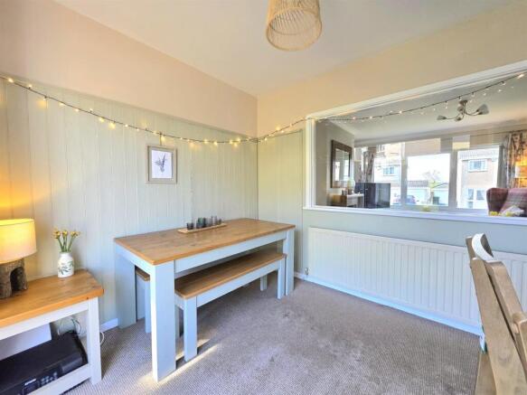 Dining Area.jpg
