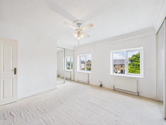 2 bed Terraced to rent Image 9