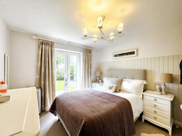 2 bed Flat for sale Image 8