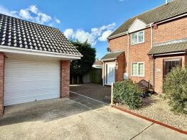 10, Lowry Gardens, Ipswich IP3 0RX